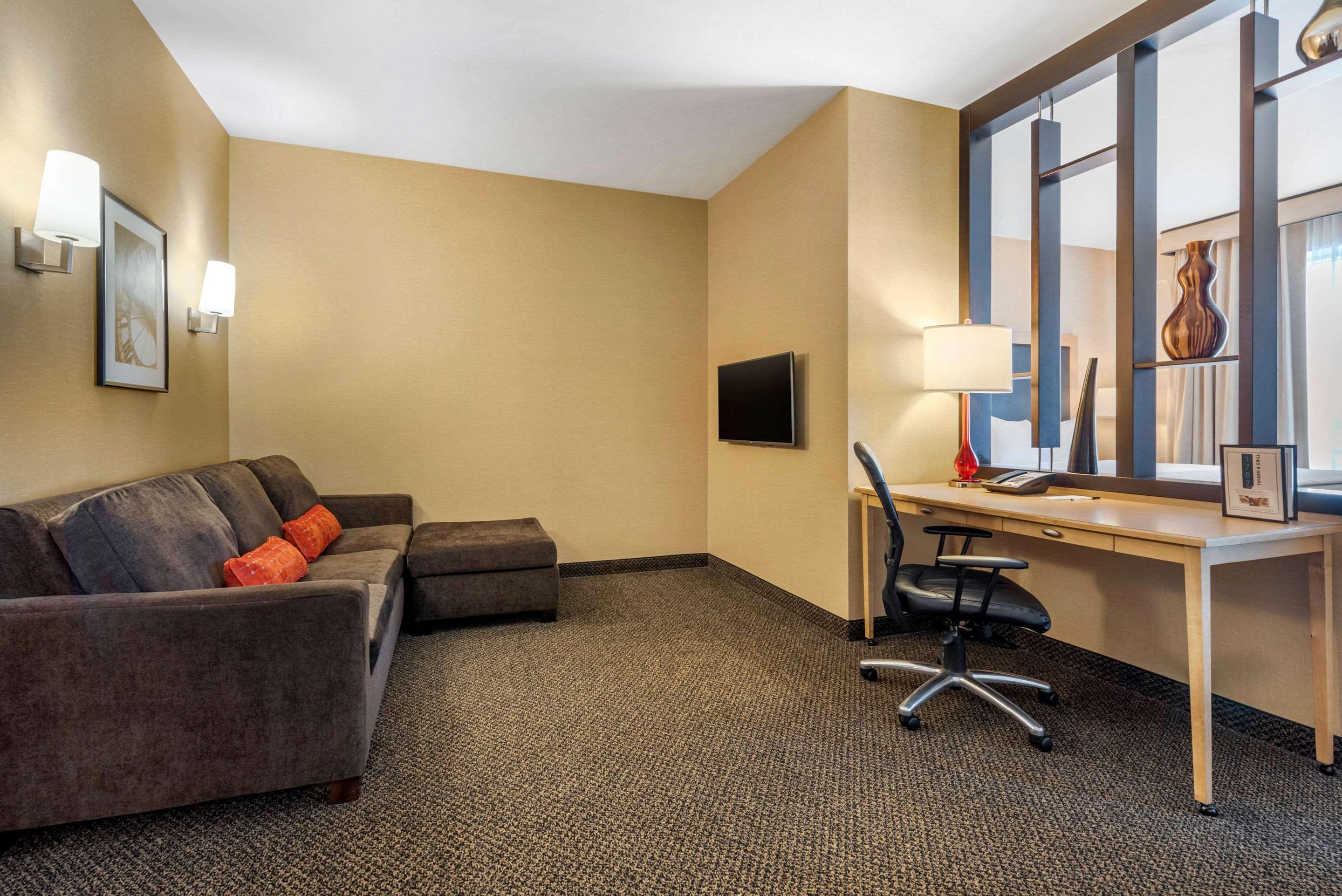 Cambria Hotel Akron - Canton Airport Uniontown Eksteriør billede