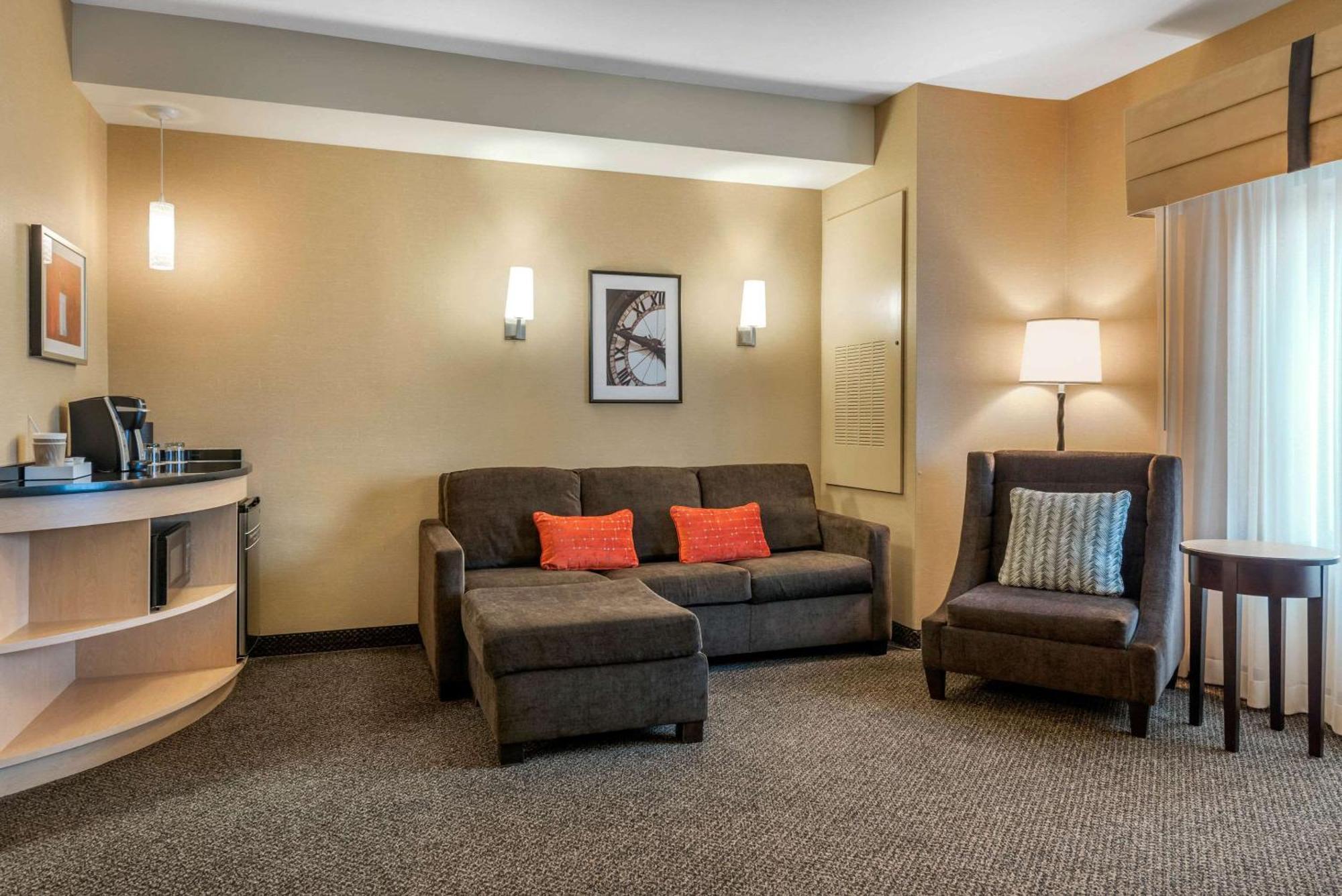 Cambria Hotel Akron - Canton Airport Uniontown Eksteriør billede
